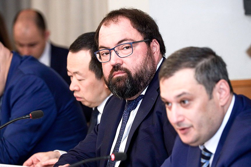 Министр цифрового развития, связи и массовых коммуникаций РФ Максут Шадаев