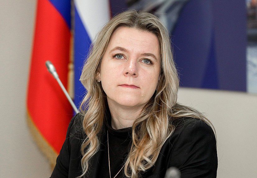 Член Комитета по вопросам семьи, женщин и детей Ольга Коробова