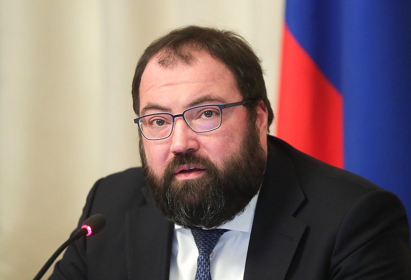 Министр цифрового развития, связи и массовых коммуникаций РФ Максут Шадаев