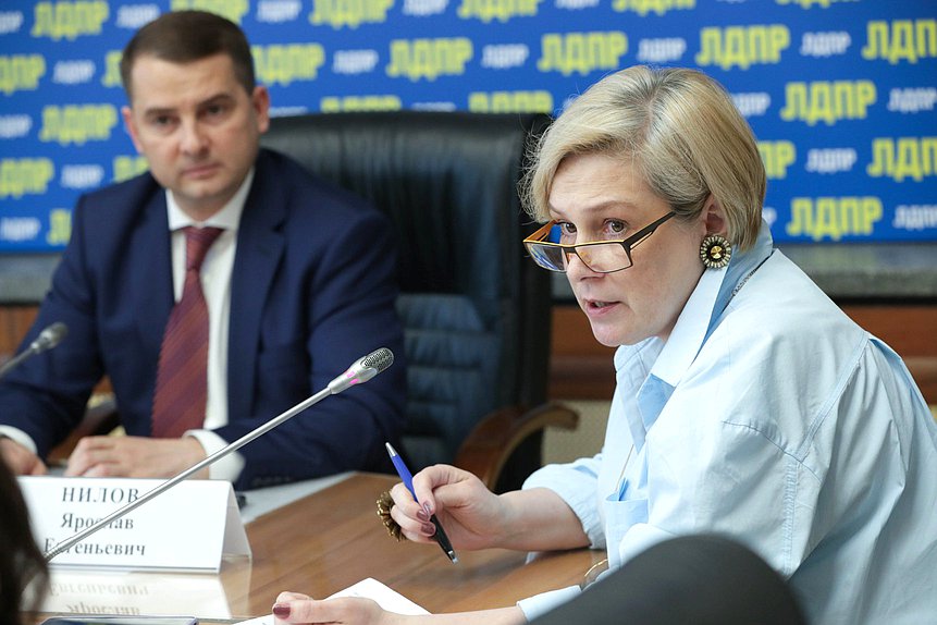 Круглый стол Комитета по труду, социальной политике и делам ветеранов на тему «Социализация инвалидов в современных условиях и их дальнейшее трудоустройство»