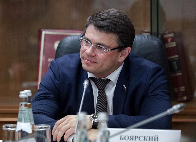 Председатель Комитета по информационной политике, информационным технологиям и связи Сергей Боярский
