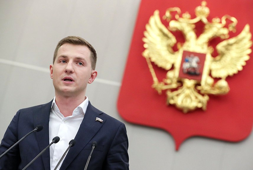 Председатель Комитета по молодежной политике Артем Метелев