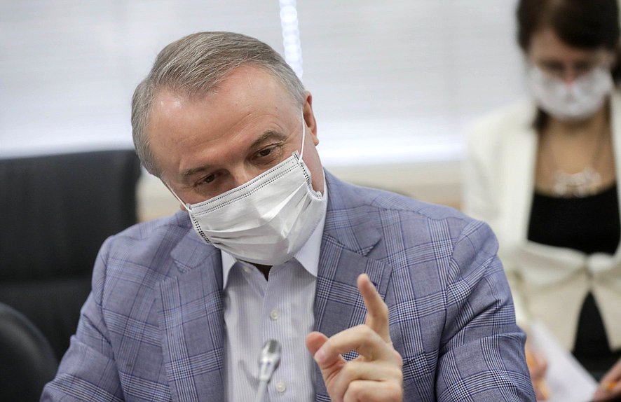 Член Комитета по государственному строительству и законодательству Николай Брыкин