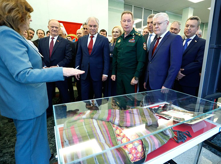 Руководитель фракции КПРФ Геннадий Зюганов, Председатель Государственной Думы Вячеслав Володин, Директор Росгвардии Виктор Золотов и Председатель Комитета по безопасности и противодействию коррупции Василий Пискарев