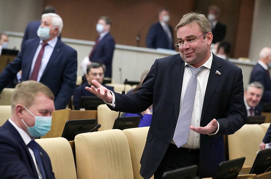 Член Комитета по транспорту и строительству Максим Сураев
