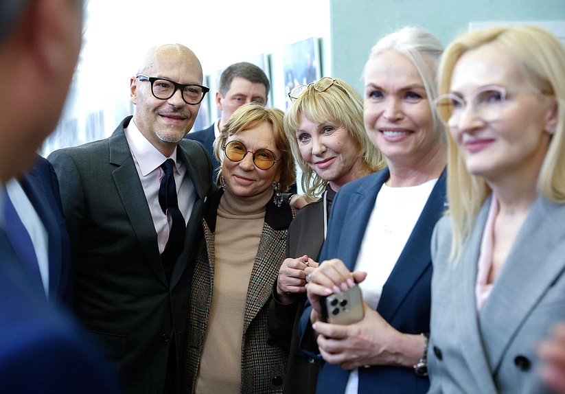 Продюсер и режиссер Федор Бондарчук, генеральный директор ООО «Киностудия «Вертикаль» Екатерина Маскина, актриса Елена Яковлева, Председатель Комитета по просвещению Ирина Белых и заместитель Председателя Государственной Думы Ирина Яровая