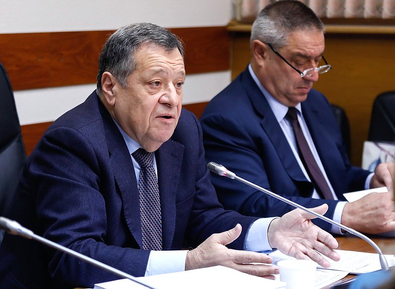 Председатель Комитета по бюджету и налогам Андрей Макаров