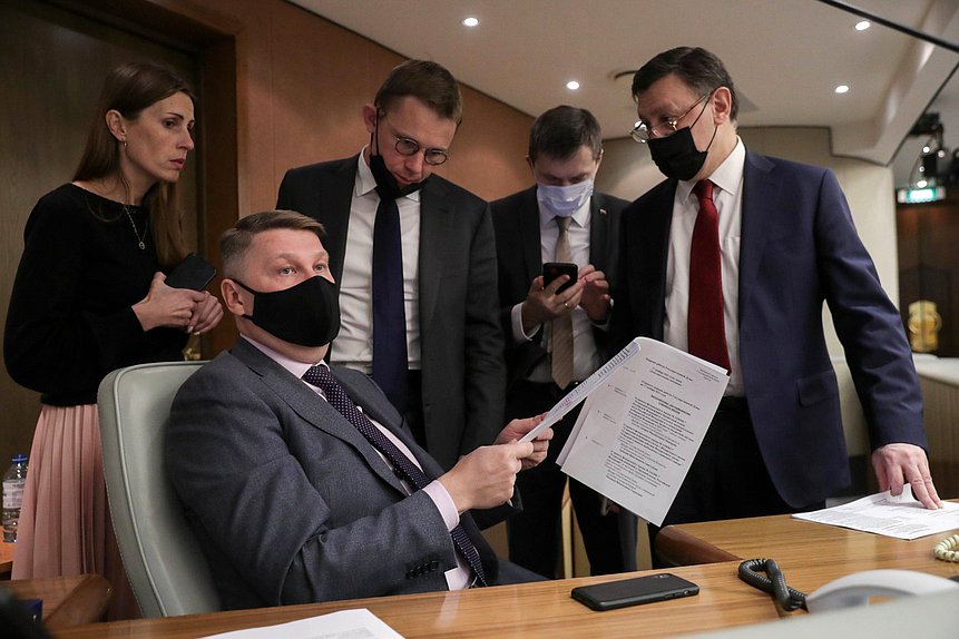 Полномочный представитель Правительства РФ в Государственной Думе Александр Синенко
