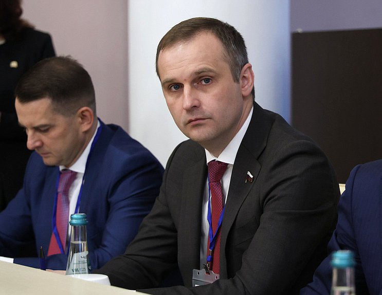 Председатель Комитета по охране здоровья Сергей Леонов