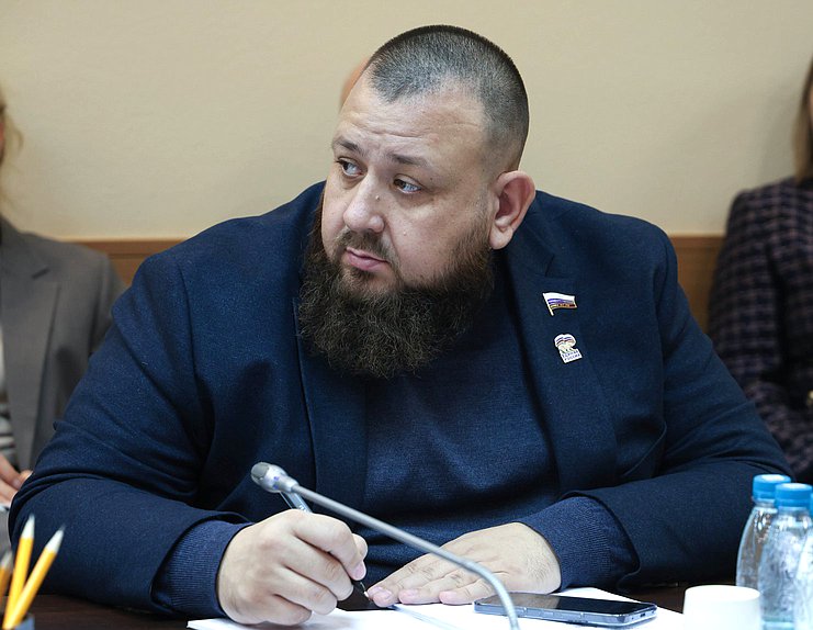 Член Комитета по просвещению Иван Санаев