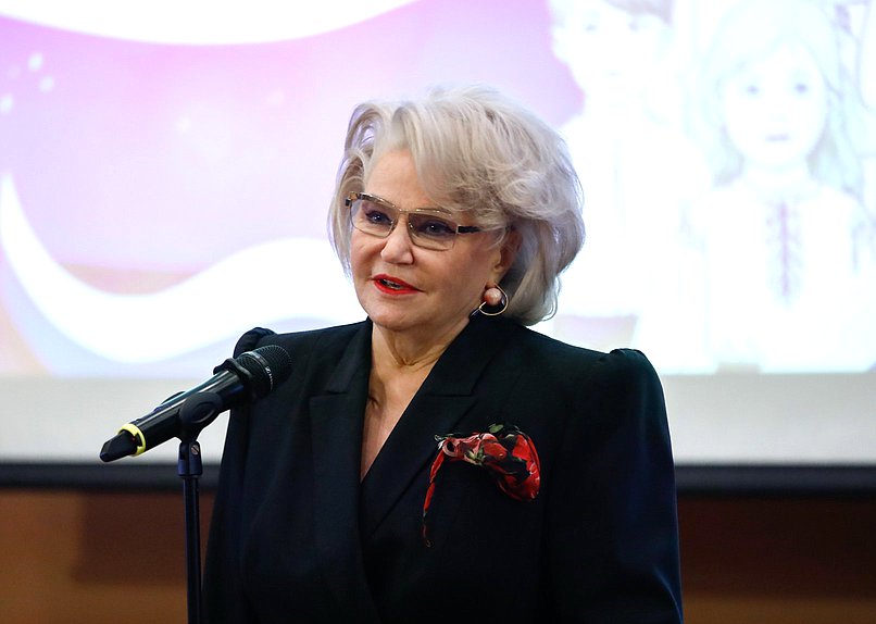 Председатель Комитета по защите семьи, вопросам отцовства, материнства и детства Нина Останина