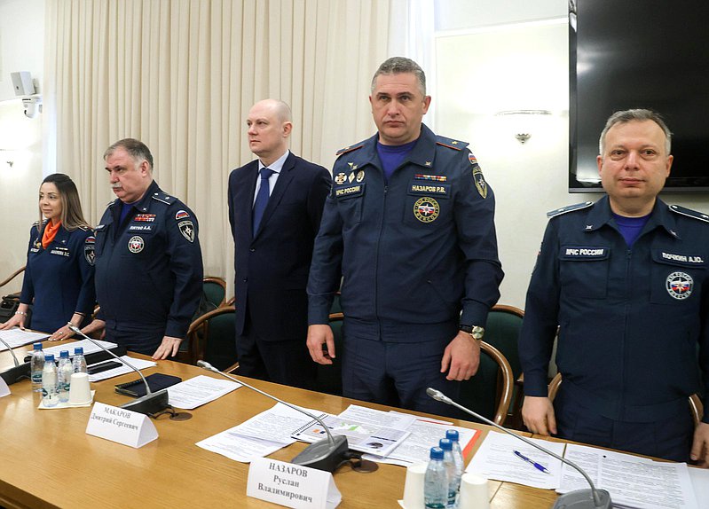 Заседание Комитета по безопасности и противодействию коррупции с участием представителей МВД и МЧС