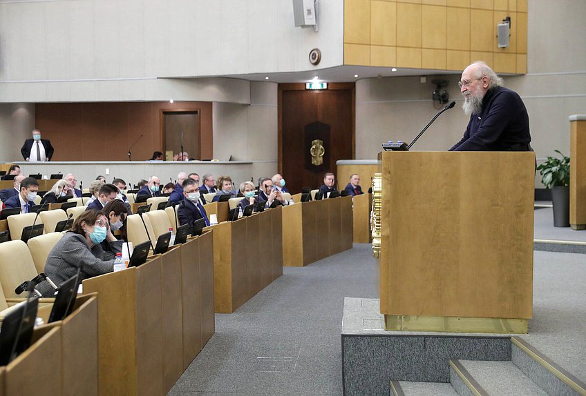 Член Комитета по просвещению Анатолий Вассерман