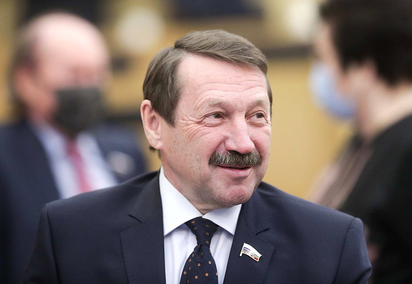 Член Комитета по энергетике Геннадий Скляр
