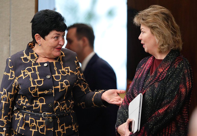 Член Комитета по культуре Ольга Германова и Председатель Комитета Елена Ямпольская