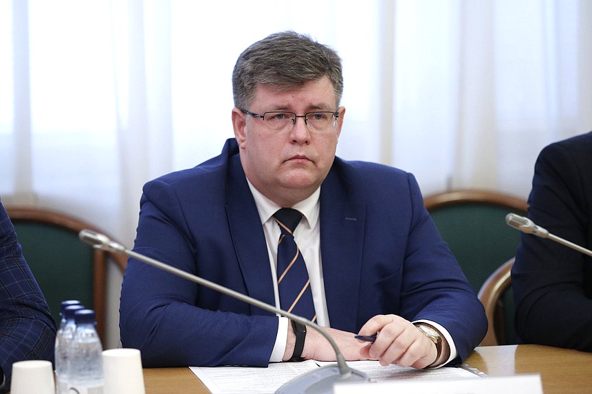 Заседание рабочей группы при Комитете по экологии, природным ресурсам и охране окружающей среды