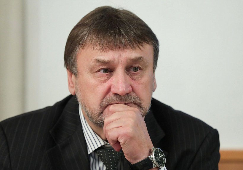 Сенатор РФ Владимир Лебедев