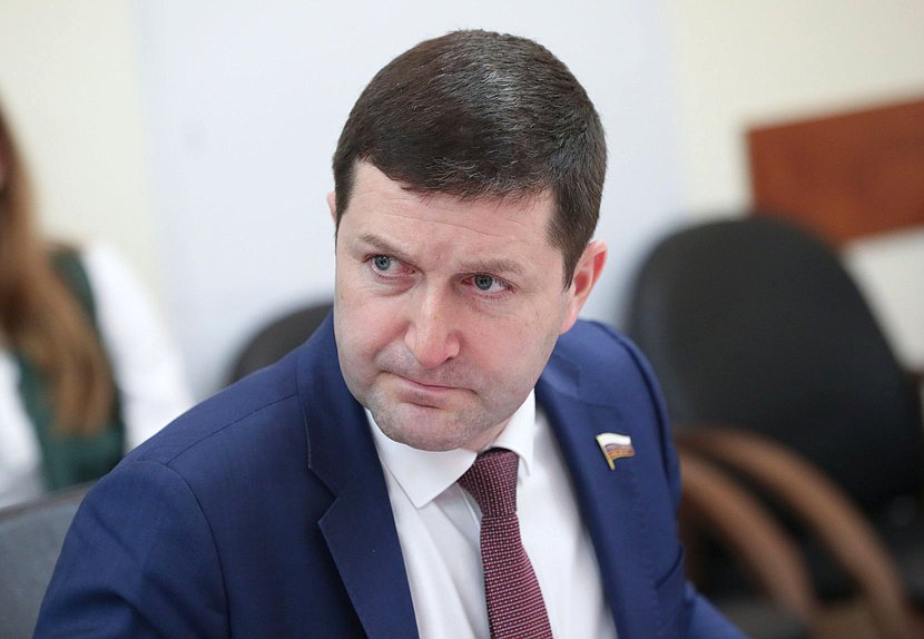 Член Комитета по энергетике Борис Гладких