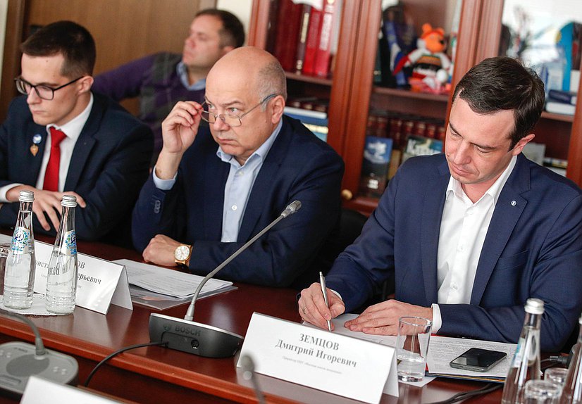 Круглый стол Комитета по молодежной политике на тему «Внутригрупповые конфликты в студенческой среде как угроза социальной стабильности. Социальные технологии эскалации и медиации конфликтов»