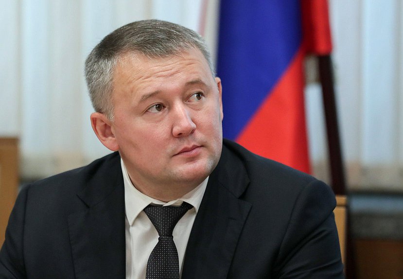 Член Комитета по молодежной политике Вячеслав Дамдинцурунов