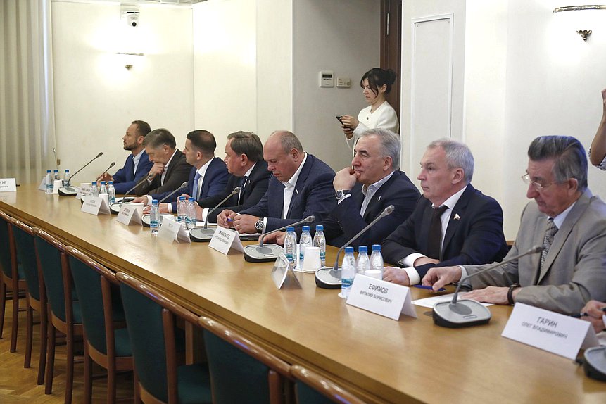 Комитет по транспорту и развитию транспортной инфраструктуры