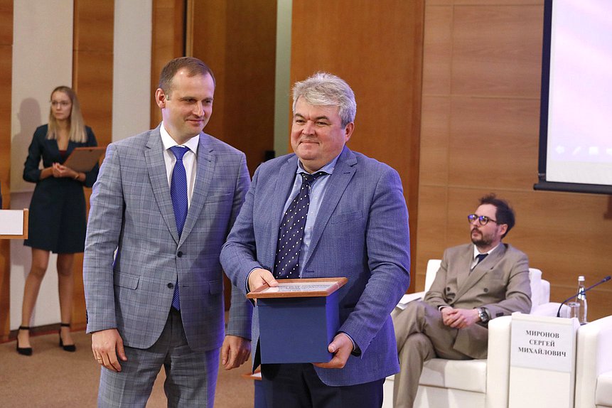 Председатель Комитета по охране здоровья Сергей Леонов