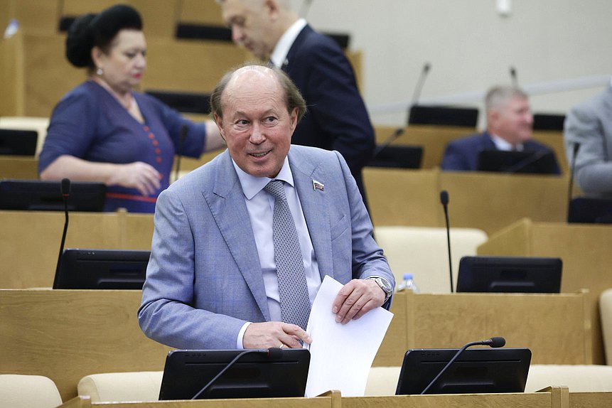 Заместитель Председателя Комитета по науке и высшему образованию Владимир Кононов