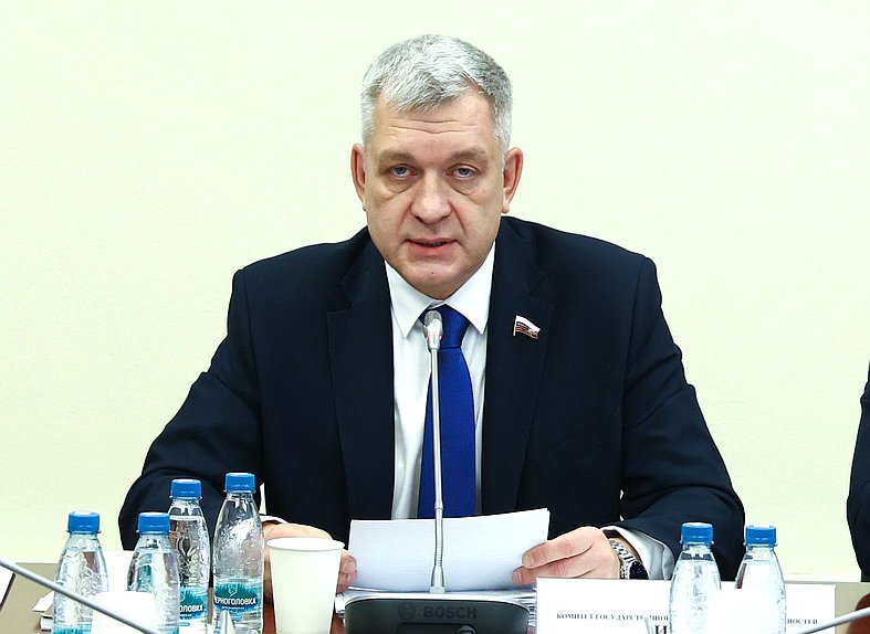 Председатель Комитета по делам национальностей Владимир Иванов