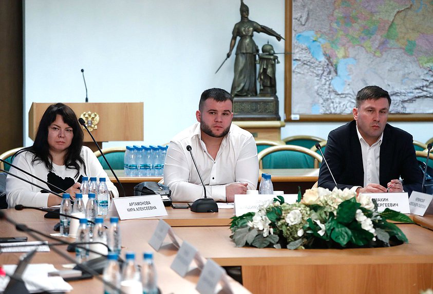 Круглый стол на тему «О совершенствовании системы регулирования особых прав при приеме на обучение по образовательным программам высшего образования»