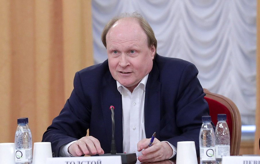 Советник Президента РФ по вопросам культуры Владимир Толстой