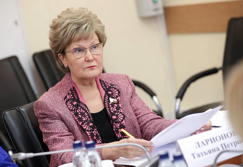 Член Комитета по вопросам семьи, женщин и детей Татьяна Ларионова
