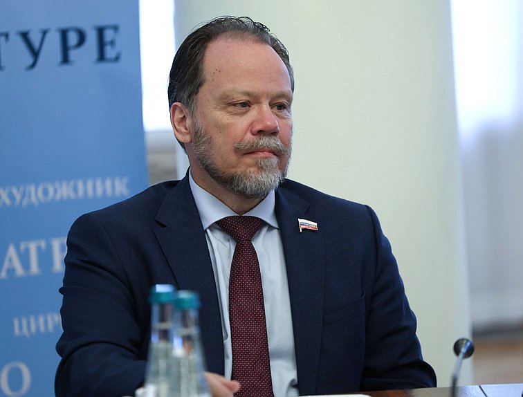 Первый заместитель Председателя Комитета по культуре Александр Шолохов