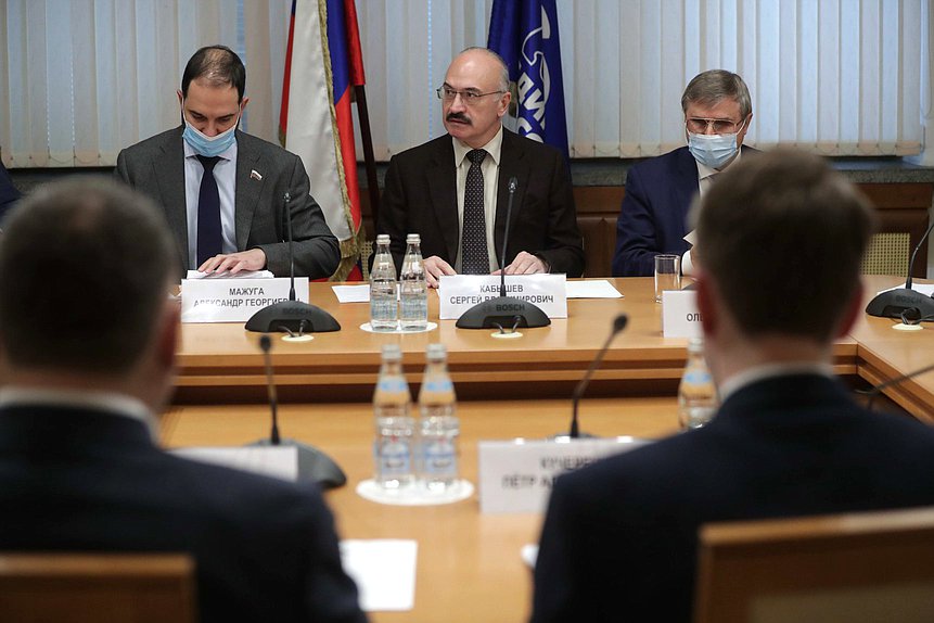 Председатель Комитета по науке и высшему образованию Сергей Кабышев