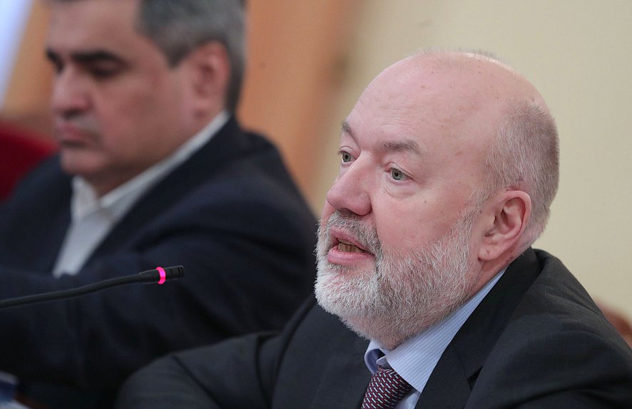 Председатель Комитета по государственному строительству и законодательству Павел Крашенинников