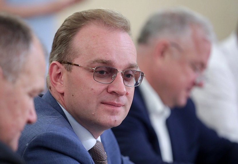 Член Комитета по охране здоровья Михаил Кизеев