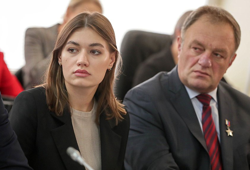 Круглый стол Комитета по делам национальностей на тему «Сохранение культурного наследия и языкового многообразия народов РФ»