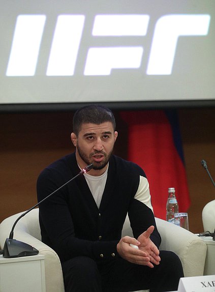 Круглый стол на тему: «Здоровый образ жизни — основа благополучия российской нации»