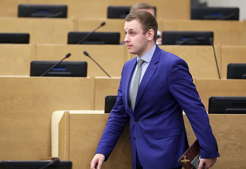 Член Комиссии по Регламенту и обеспечению деятельности Государственной Думы Василий Власов