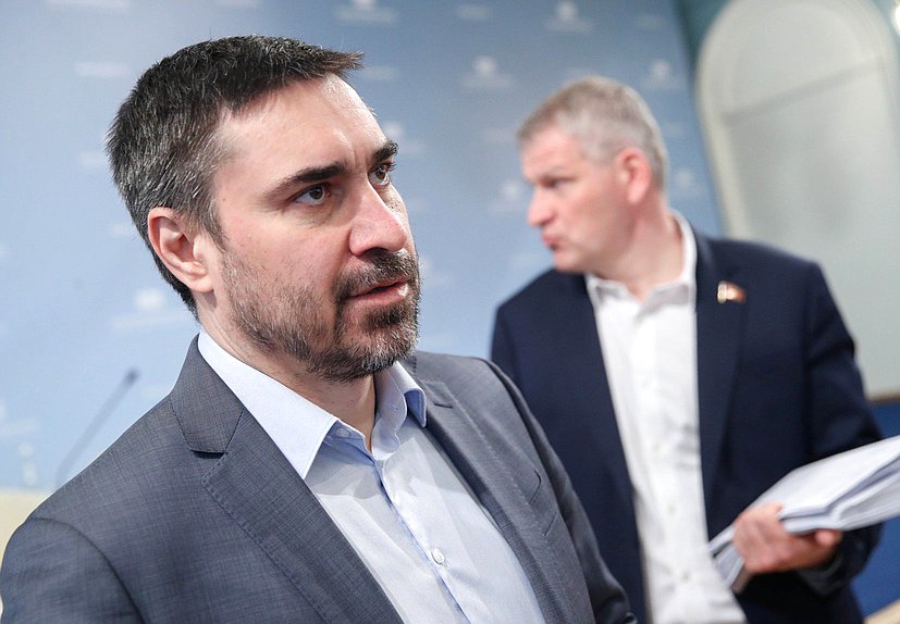 Председатель Комитета по охране здоровья Дмитрий Хубезов