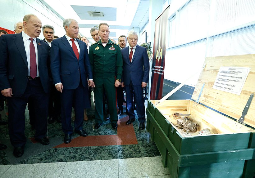 Руководитель фракции КПРФ Геннадий Зюганов, Председатель Государственной Думы Вячеслав Володин, Директор Росгвардии Виктор Золотов и Председатель Комитета по безопасности и противодействию коррупции Василий Пискарев