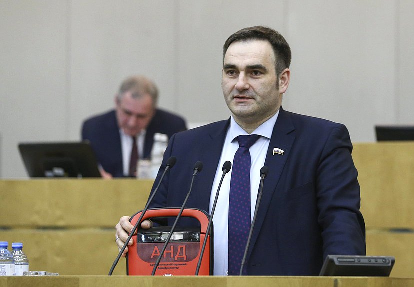 Член Комитета по охране здоровья Юрий Кобзев