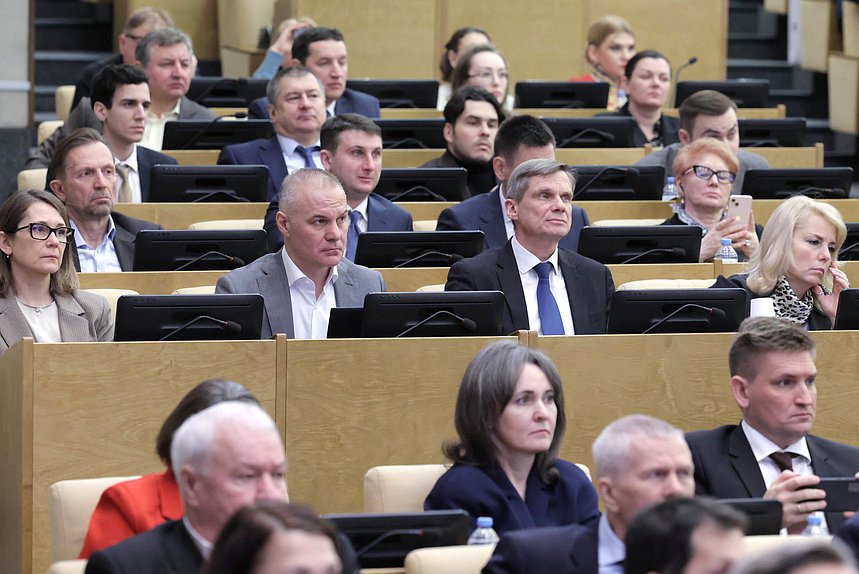 Парламентские слушания на тему «О развитии отраслей легкой промышленности в РФ»