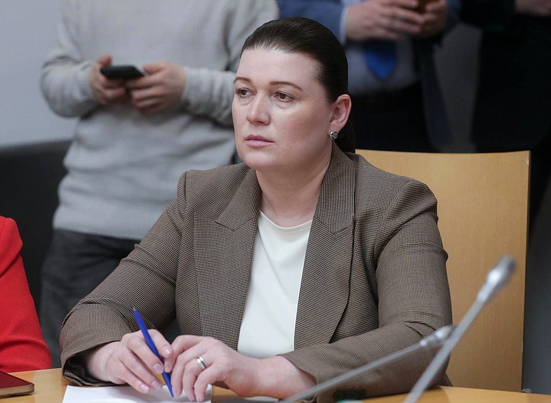 Член Комитета по защите семьи, вопросам отцовства, материнства и детства Василина Кулиева