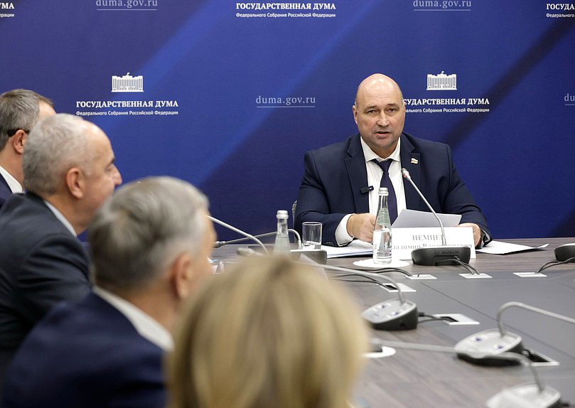 Председатель Законодательного Собрания города Севастополя Владимир Немцев. Заседание Комиссии Совета законодателей по координации законотворческой деятельности и мониторингу законодательства