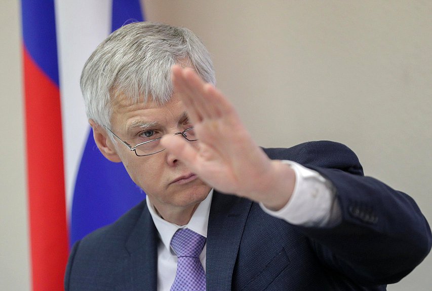 Первый заместитель Председателя Комитета по экономической политике, промышленности, инновационному развитию и предпринимательству Валерий Гартунг
