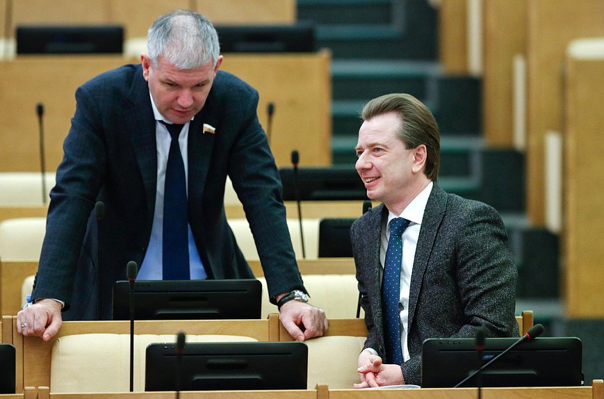 Член Комитета по региональной политике и местному самоуправлению Михаил Кисляков и Первый заместитель Председателя Комитета по экологии, природным ресурсам и охране окружающей среды Владимир Бурматов