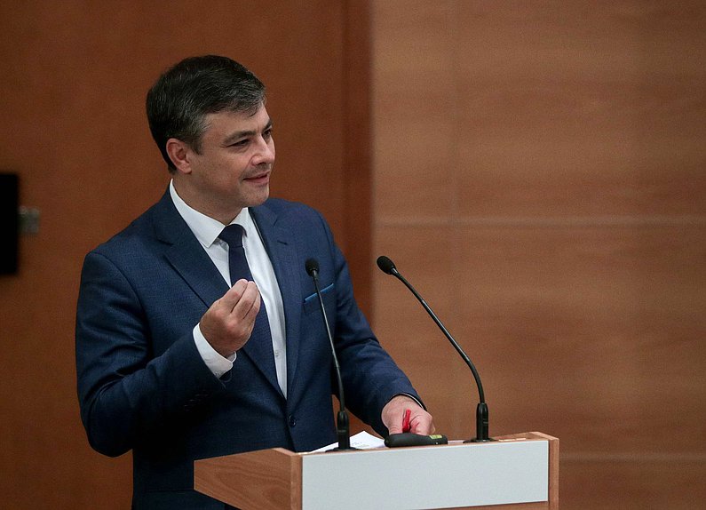Председатель Комитета по охране здоровья Дмитрий Морозов