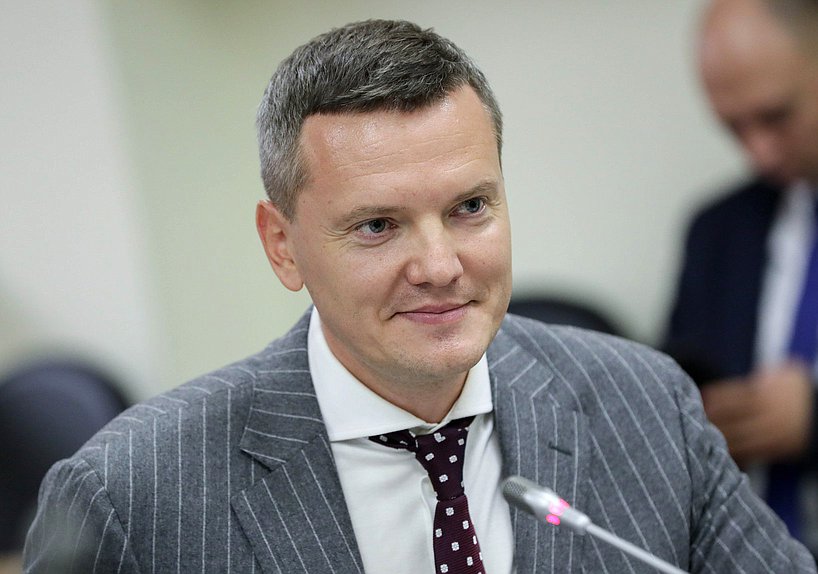 Первый заместитель Председателя Комитета по государственному строительству и законодательству Даниил Бессарабов