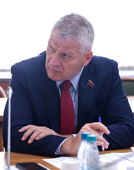 Член Комитета по охране здоровья Алексей Куринный