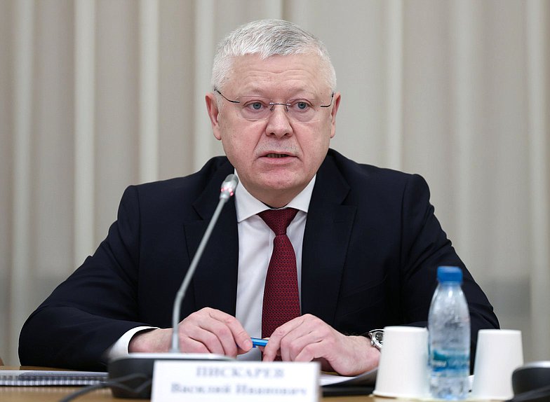 Председатель Комитета по безопасности и противодействию коррупции Василий Пискарев
